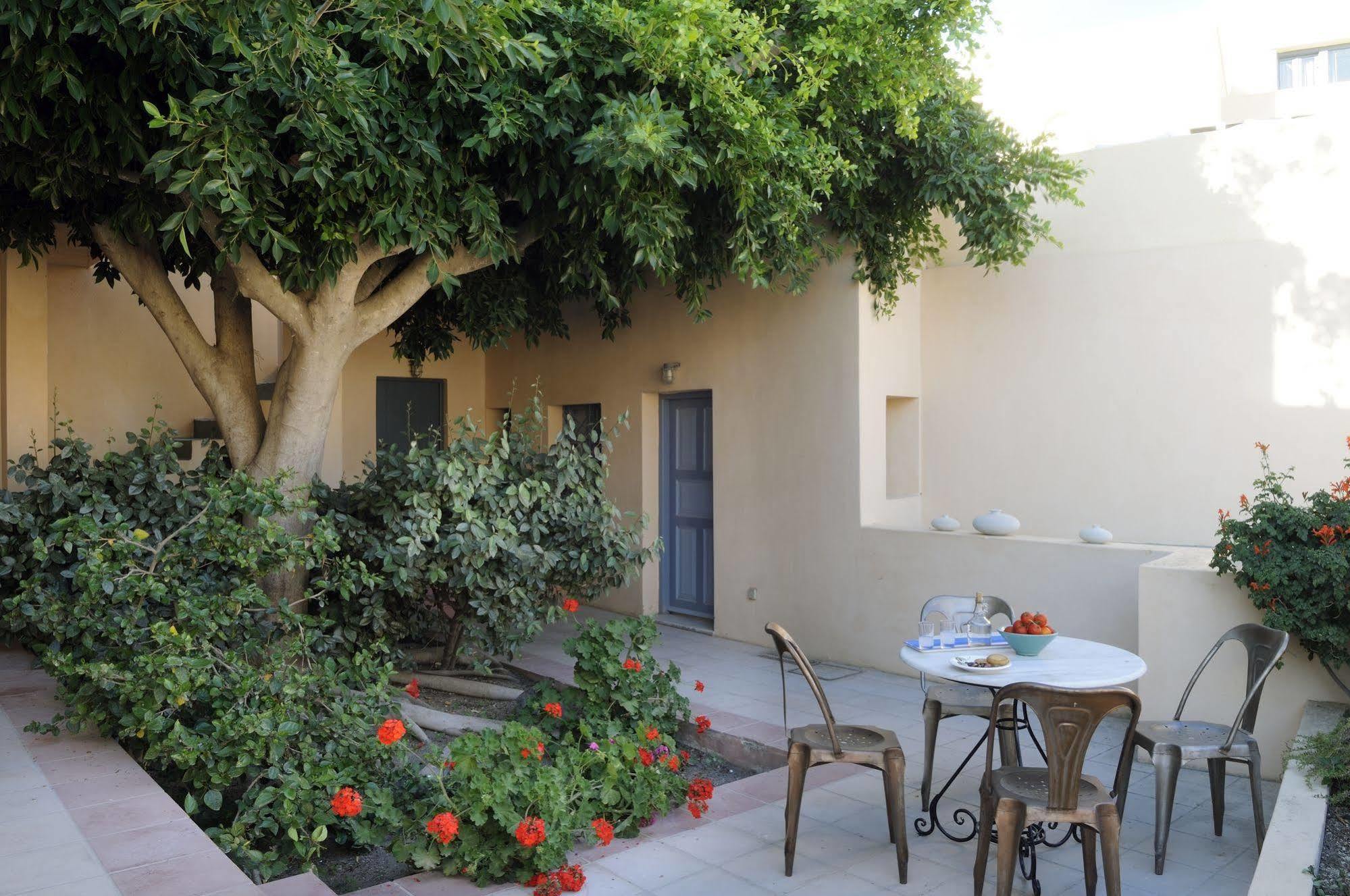 Archipel Mansion Villa Fira  Bagian luar foto